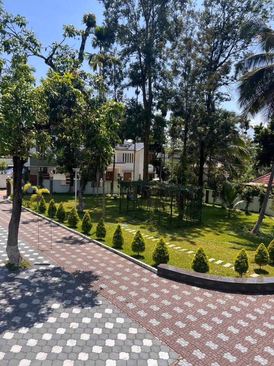 Dolphin Enclave Service Studio Apartments Kalpatta Exterior foto