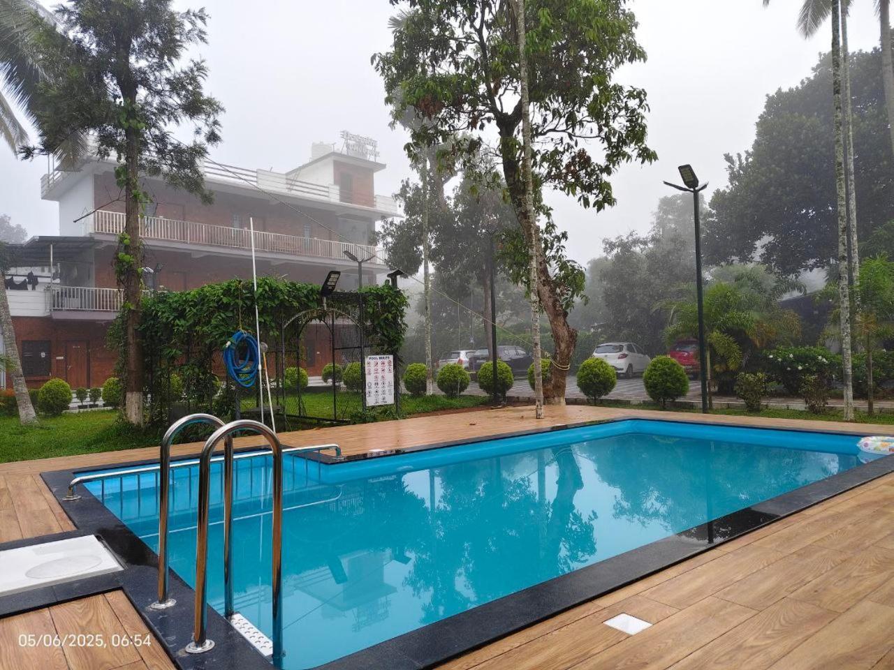 Dolphin Enclave Service Studio Apartments Kalpatta Exterior foto